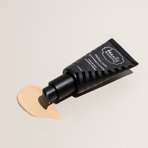 Flawless Selfie - light - flay lay with swatch - cream 300.jpg