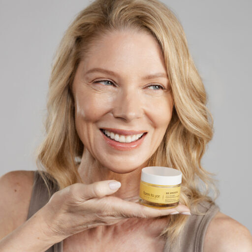 Be smooth_Carrie_Holding Product-1091.jpg